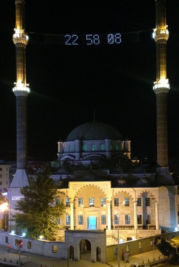 Çerkezköy Semaları Mahya ile Aydınlandı